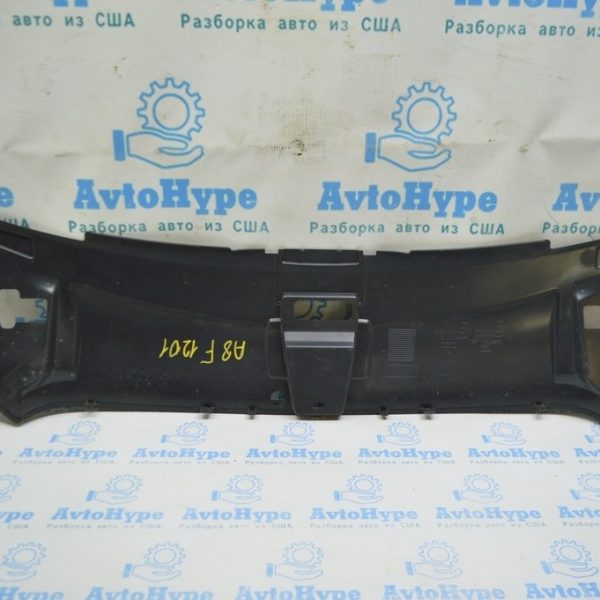 Накладка телевизора (радиаторов) Audi A8 D4 10-17 4h0807081