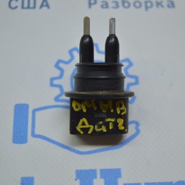 Датчик уровня жидкости в бачке омывателя Audi A8 D4 10-17 7M0919376