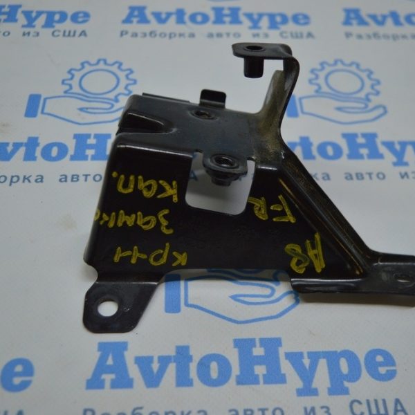 Кронштейн замка капота правый Audi A8 D4 10-17 4H0823426B