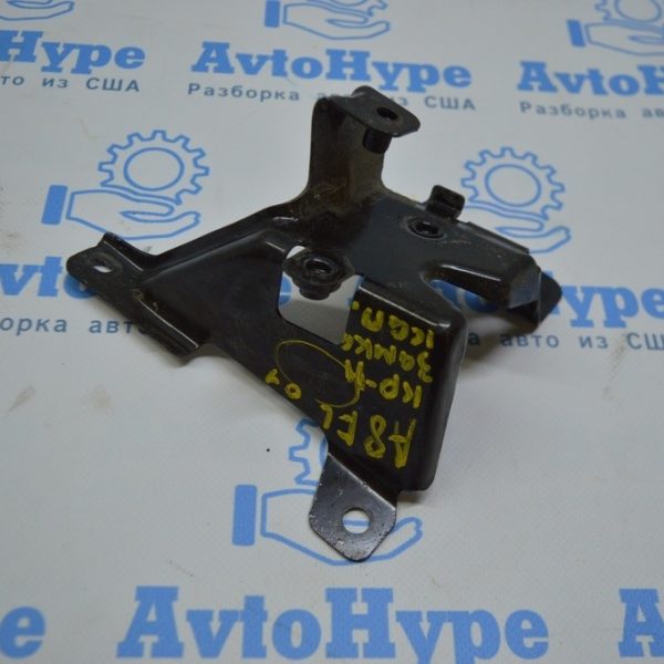 Кронштейн замка капота левый Audi A8 D4 10-17 4H0823425B