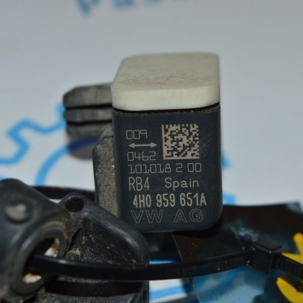Датчик подушки безопасности перед лев Audi A8 D4 10-17 4H0959651A