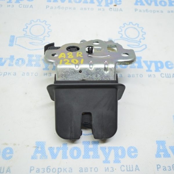 Замок крышки багажника Audi A8 D4 10-17 4H0827505