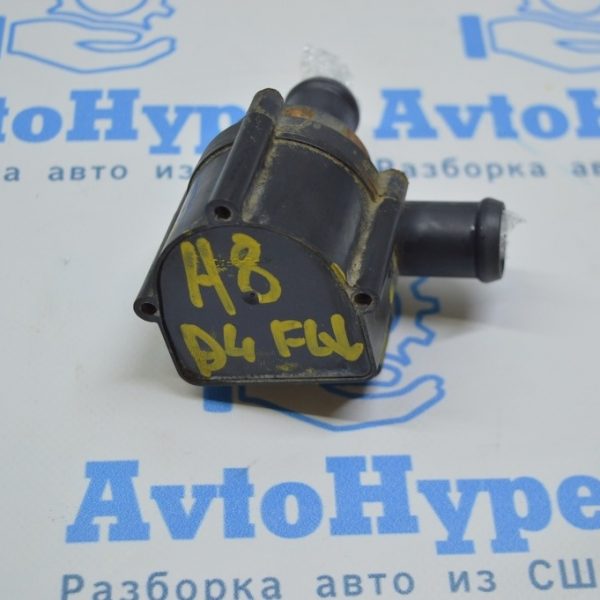 Помпа водяная дополнительная (пластиковая) первая Audi A8 D4 10-17 059121012A