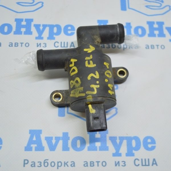 Помпа водяная дополнительная (пластиковая) вторая Audi A8 D4 10-17 4H0121671B