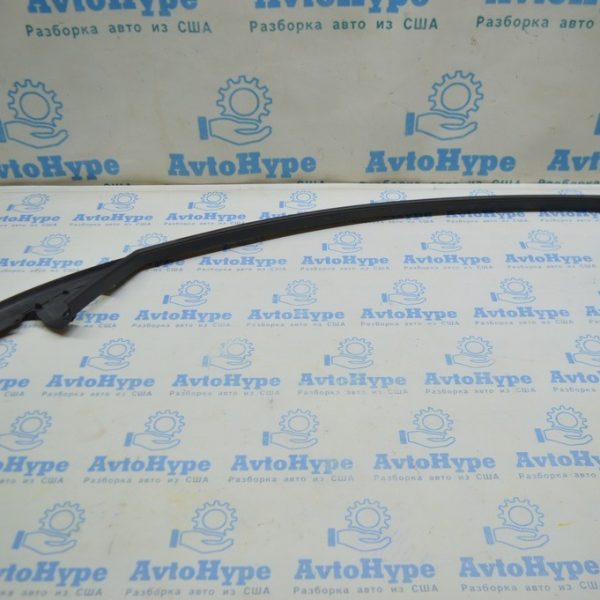 Накладка стекла двери внутренняя верхняя перед лев Audi A8 D4 10-17 4H0867609A4PK