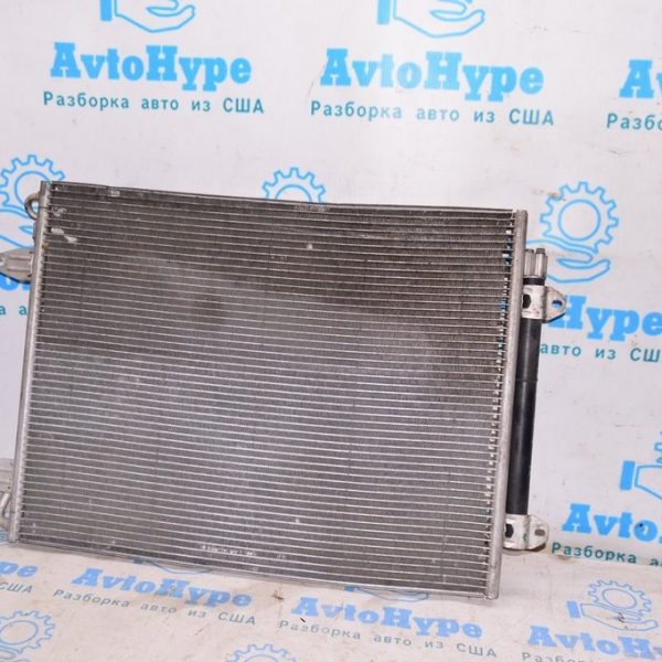 Радиатор кондиционера (конденсер) VW Passat b7 USA (не подписан) прижат 561-820-411