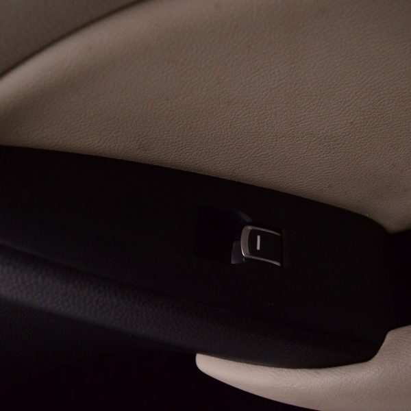 Управление стеклоподъемником зад прав Honda Accord 18-