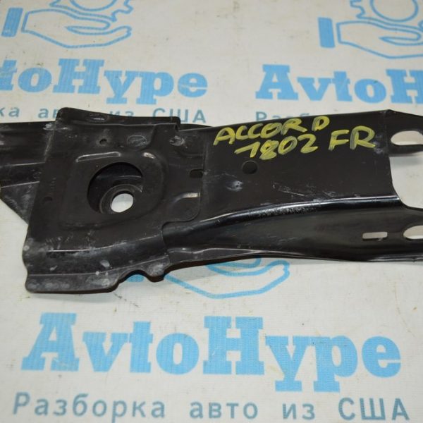 Лопух переднего подрамника прав Honda Accord 18- 50365-TVA-A00