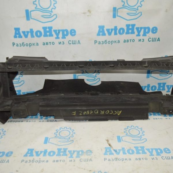 Дефлектор радиатора центр квадрат Honda Accord 18- 1.5T (02) 71315-TVA-A00