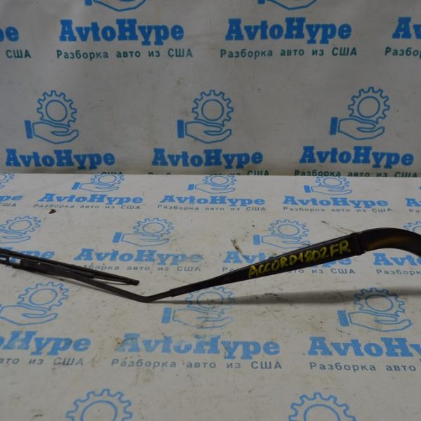 Поводок дворника прав Honda Accord 18- 76610-TVA-A01