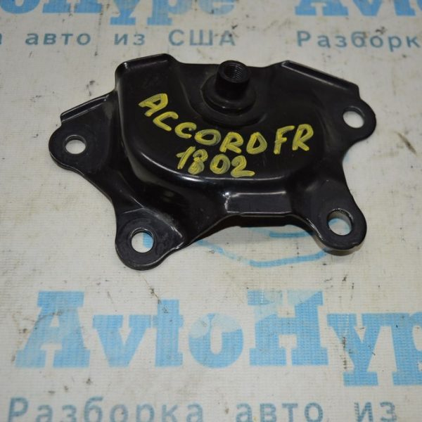 Кронштейн подушки на подрамнике Honda Accord 18-