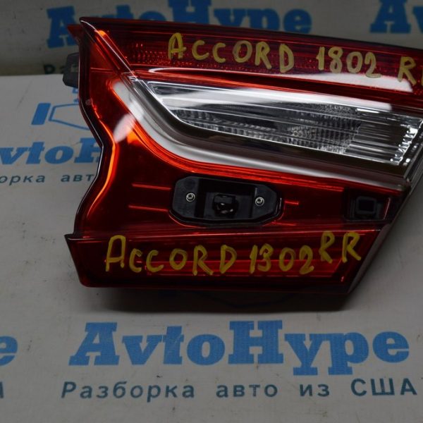 Фонарь внутренний (крышка багажника) правый Honda Accord 18- (02) 34150-TVA-A01
