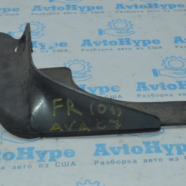 Брызговик передний правый Toyota Avalon 05-12 (01) деф