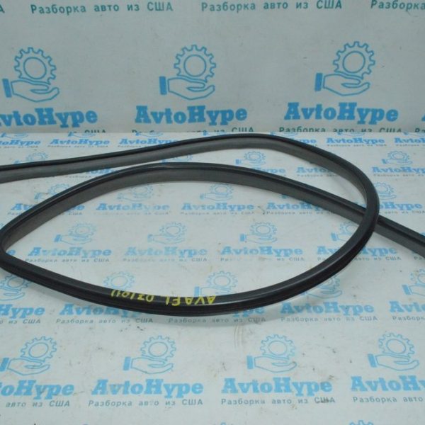 Уплотнитель дверного проема перед лев Toyota Avalon 05-12 62311-AC071-B1