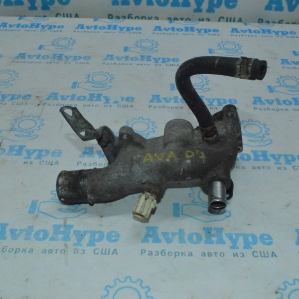 Фланец на патрубки охлаждения Toyota Avalon 05-12