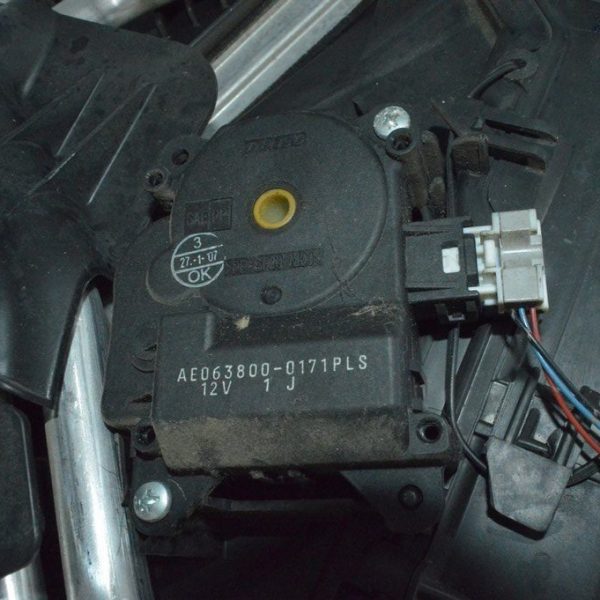 Актуатор моторчик привод печки (кондиционер) режимToyota Avalon 05-12 87106-07110