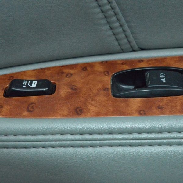 Управление стеклоподъемником перед прав Toyota Avalon 05-12 84930-AA020