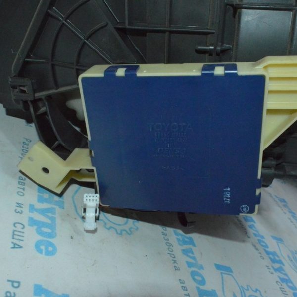 Блок температуры AMPLIFIER ASSY, AIR CONDITIONER Toyota Avalon 05-12 (01) 88650-07120