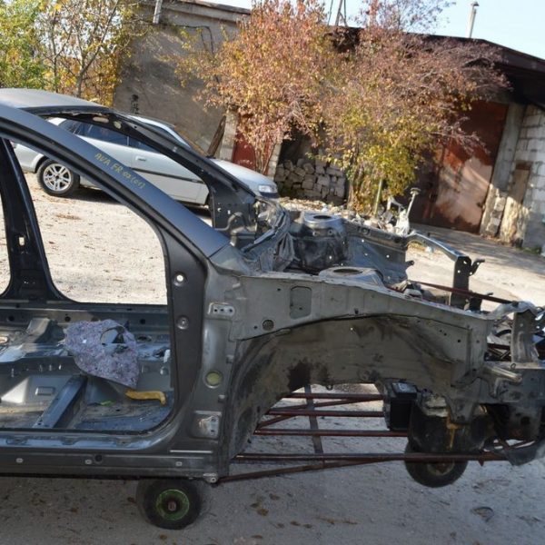 Четверть передняя правая Toyota Avalon 05-12 графит (01) отрезана 53701-07020