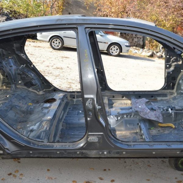 Стойка кузовная центральная правая Toyota Avalon 05-12 графит (01)