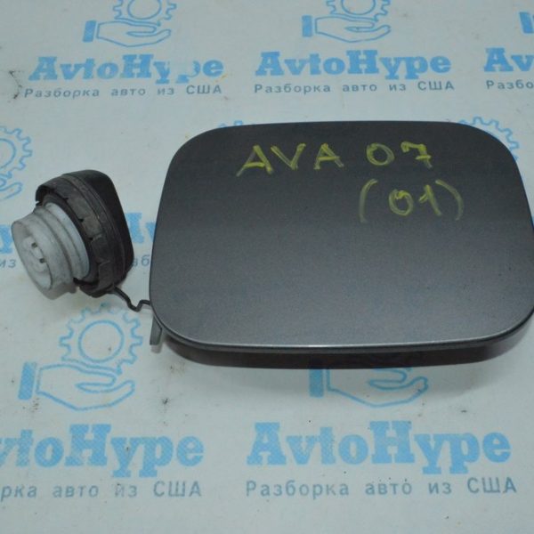 Лючок бензобака Toyota Avalon 05-12 графит (01) 77350-AC021