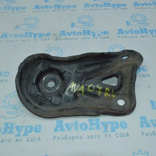 Лопух переднего подрамника зад лев Toyota Avalon 05-12 51024-07010