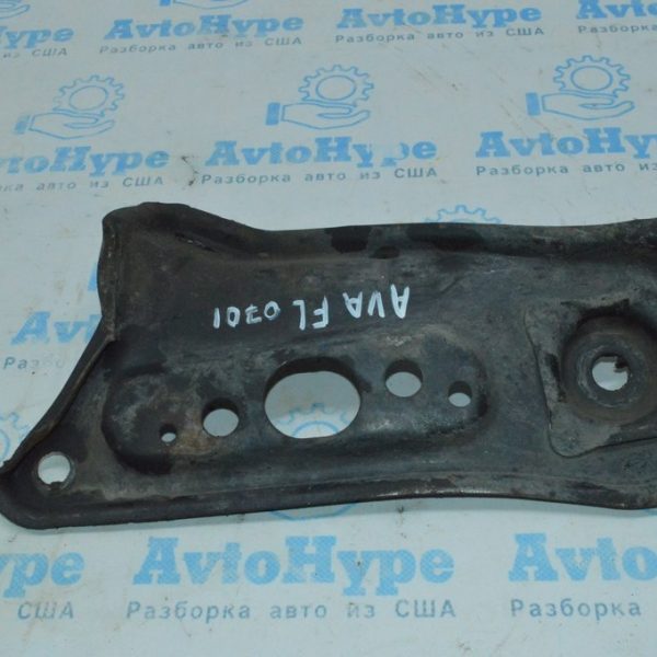 Лопух переднего подрамника перед лев Toyota Avalon 05-12 51036-07010