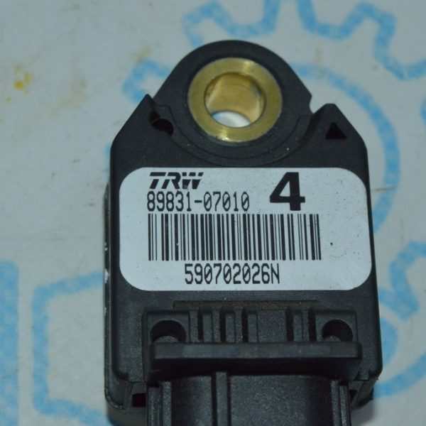 Датчик подушки безопасности задний лев Toyota Avalon 05-12 89831-07010