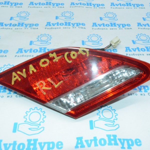 Фонарь внутренний (крышка багажника) левый Toyota Avalon 05-12 (01) 81590AC020