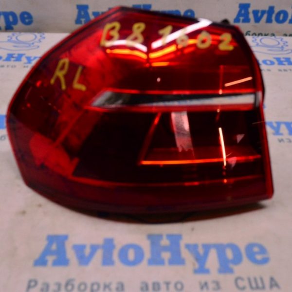 Фонарь внешний (крыло) левый VW Passat b8 USA галоген светлый (02) 561-945-095-N