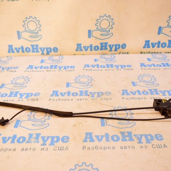 Трос открытия замка капота VW Passat b8 USA в сборе 561823535