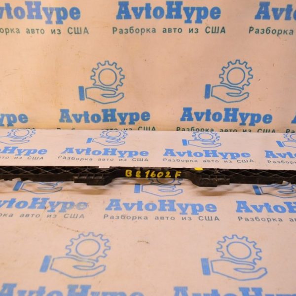 Крепление переднего бампера центральное VW Passat b8 USA 561805705A