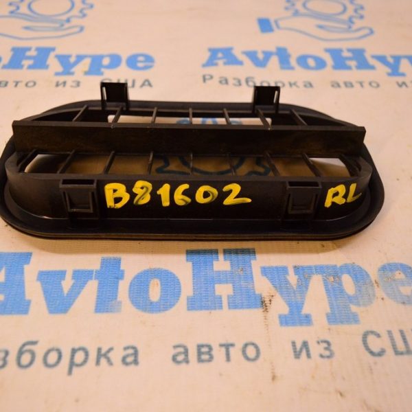 Щиток вентиляции левый VW Passat b8 USA 6R0819465A