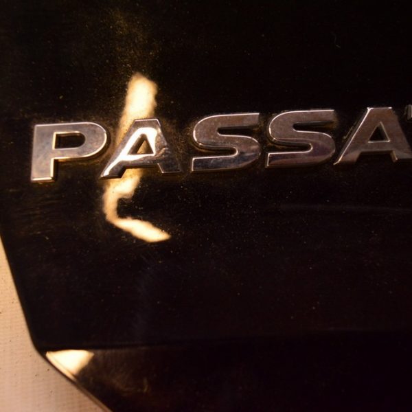 Эмблема PASSAT крышки багажника VW Passat b8 USA 561-853-687-B-2ZZ