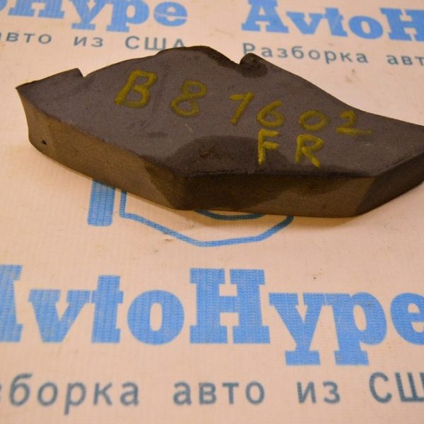 Шумоизоляция крыла VW Passat b8 USA поролон 561864237C