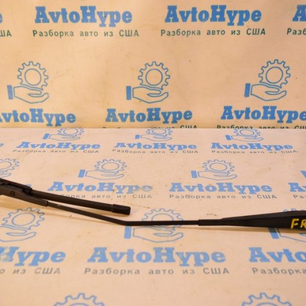 Поводок дворника прав VW Passat b8 USA 561955425