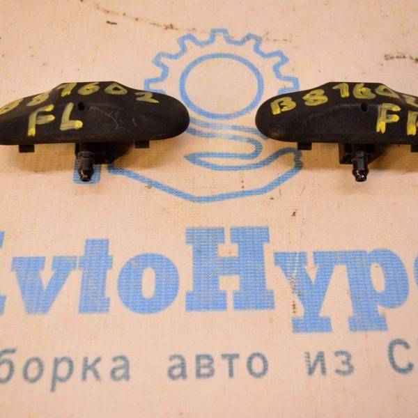 Форсунка омывателя лобового стекла прав VW Passat b8 USA 5M0-955-986C