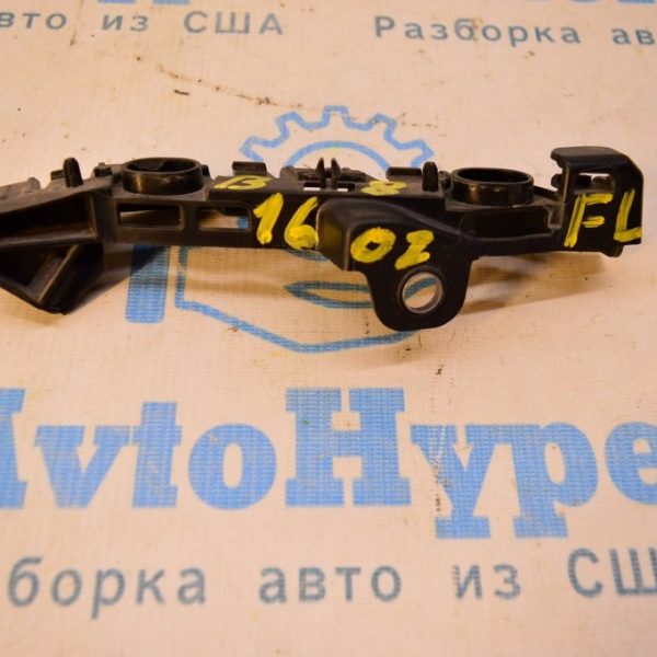 Крепление переднего бампера левое VW Passat b8 USA 561807049