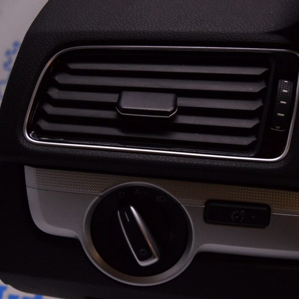 Воздуховод правый VW Passat b8 USA 561819704CN0R