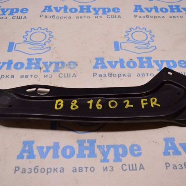 Планка телевизора ресничка правая VW Passat b8 USA 561805932C