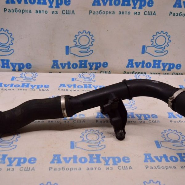 Патрубок воздушный лев перед VW Passat b8 USA (02) 5C0145834