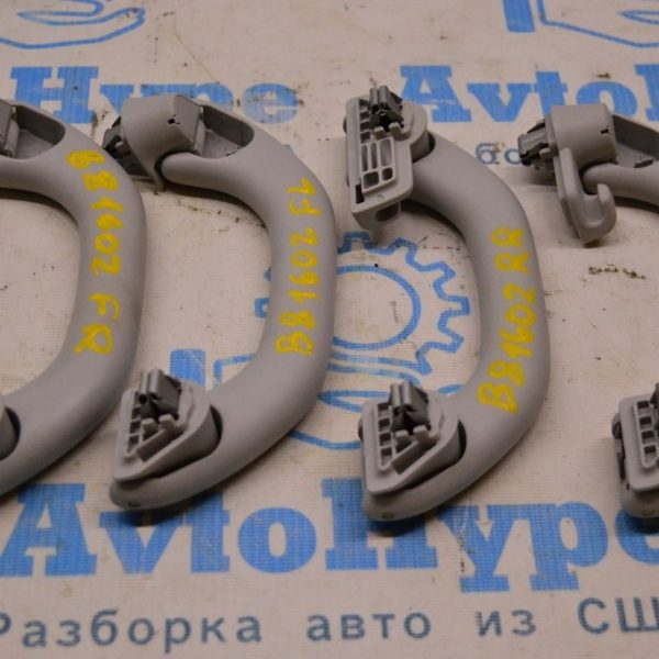 Ручка потолка правая VW Passat b8 USA 561-857-607-B-Y20