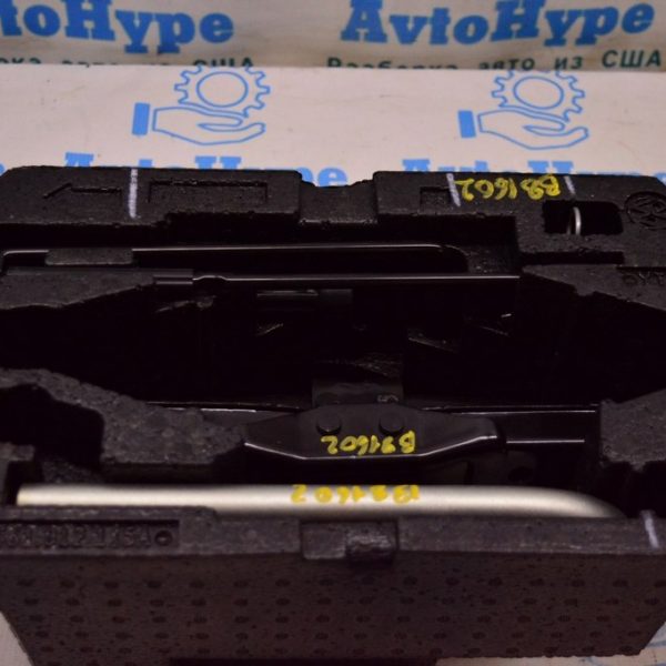 Ручка домкрата VW Passat b8 USA (02) 5Q0-011-221