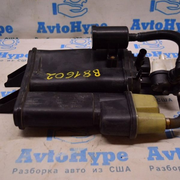 Канистра с углем абсорбер VW Passat b8 USA в сборе 561201797G