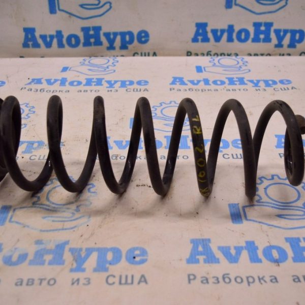 Пружина зад лев VW Passat b8 USA 1K0511115BG