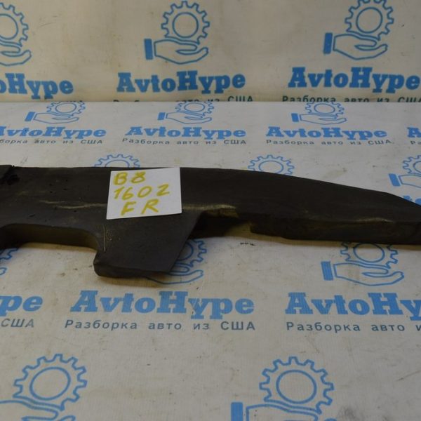 Уплотнитель крыла дверь-крыло прав VW Passat b8 USA 561821112A