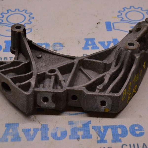 Кронштейн двигателя правый VW Passat b8 USA 06K-199-207-A