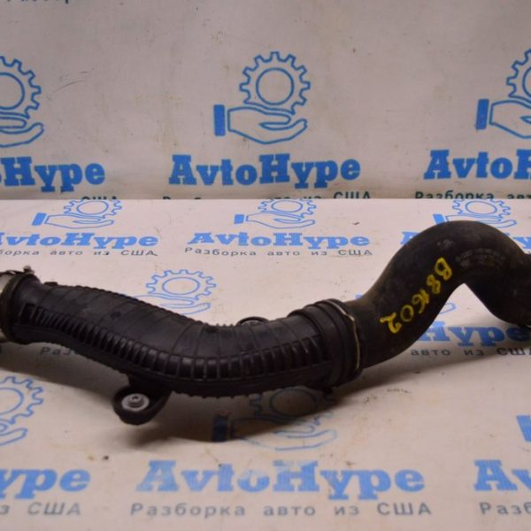 Патрубок воздушный прав перед VW Passat b8 USA 1K0145832AT