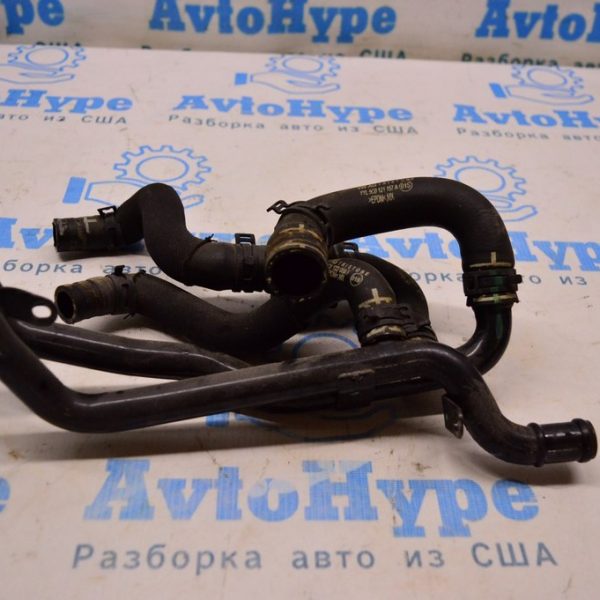 Патрубок охлаждения маленький второй VW Passat b8 USA 5c0122058f