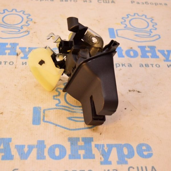 Замок крышки багажника VW Passat b8 USA 561827505B